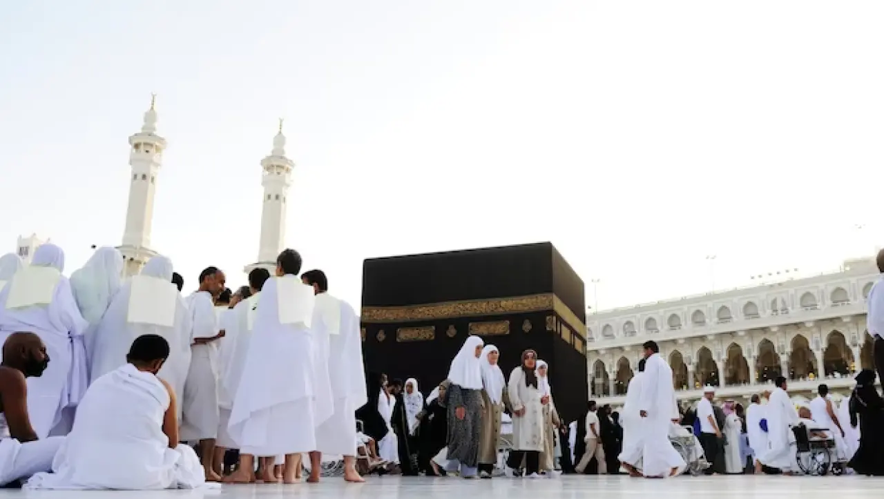 6 Keutamaan Umrah di Bulan Ramadan dan Tips Menjalaninya - Bank Mega Syariah